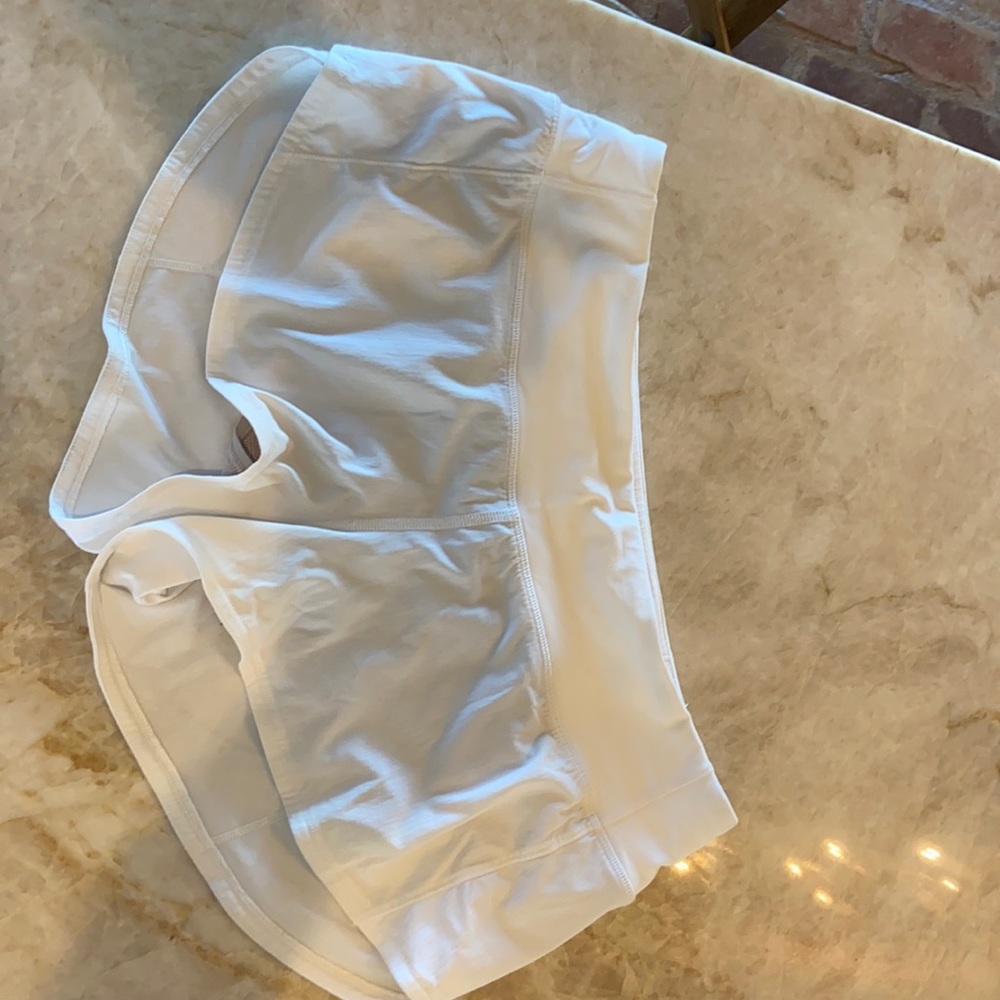 Lululemon speed up 2.5 shorts